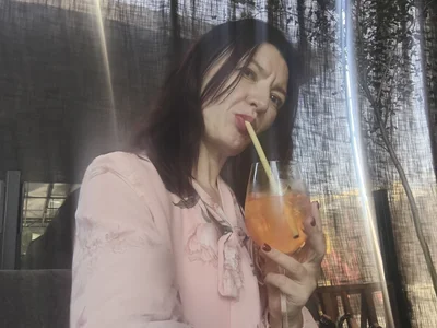 Bonnie_Naughtyy What drinks do you like? Foto 2