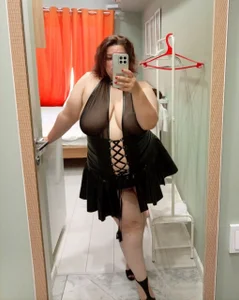QueenGenra Do You Want to See Me Naked? Pic