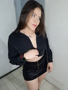 Yandry-Reed's Yellow Sex Photo 1