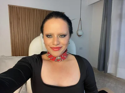 DominATrix od Alaska_deluxe  2 snímek