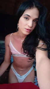 PamelaAnderson_2 hot in my house Pic 3