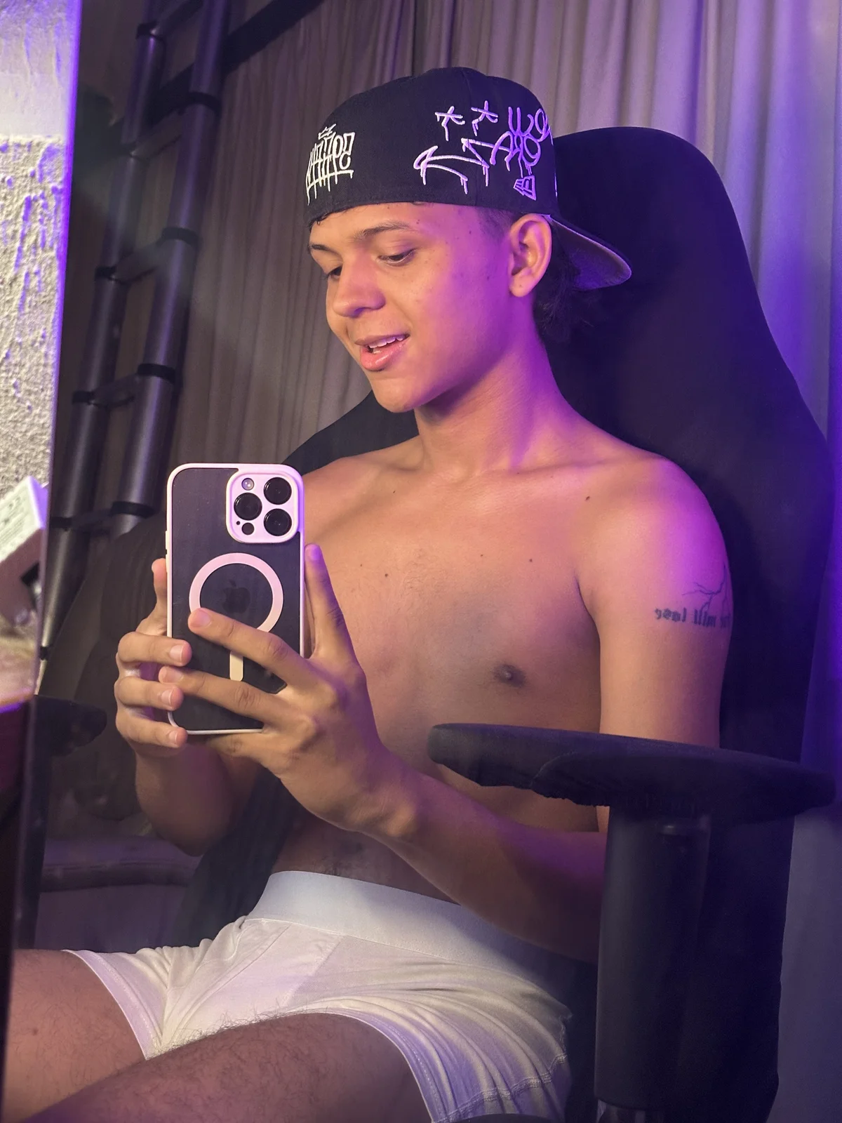 صور carlos_00foxx الرائجة  3274