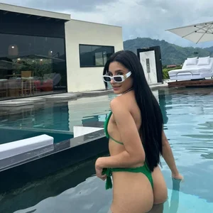 hanna_mils sensual Pic 3