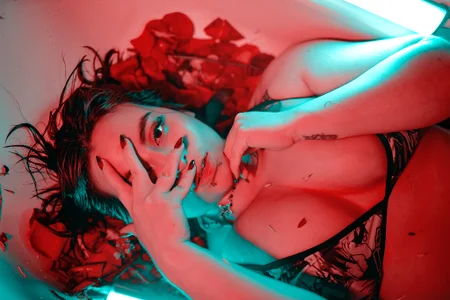 in the bathtub od missa_motato  5 snímek