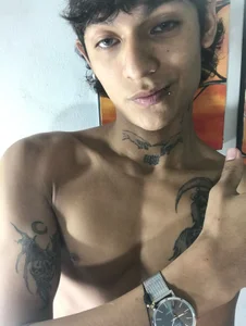 Bastian_boyshot77: Public ( 3 фото)