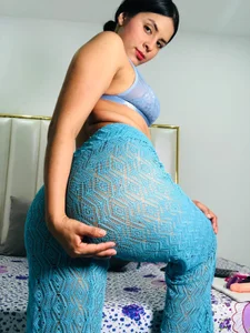 NalaaGreyyのSexy in blue!の 5枚の写真