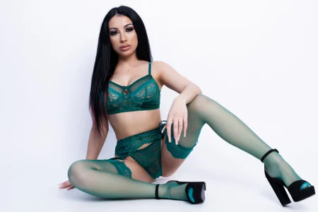 Anais_Bloom Sexy brunette ❤ Pic 3