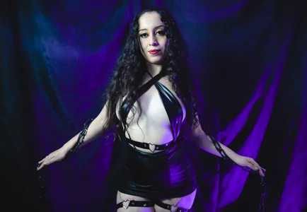 KendraaSimons: Purple ( 4 фото)