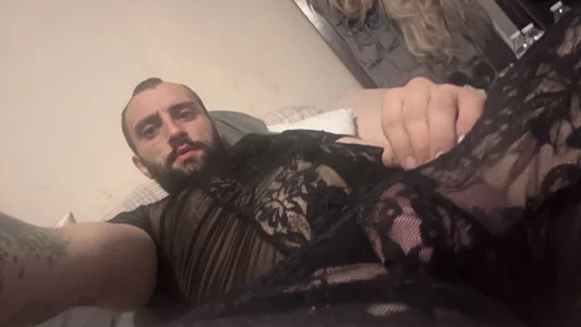 Zdjęcia Thickerthanasnicker007 Me being me lol:  4