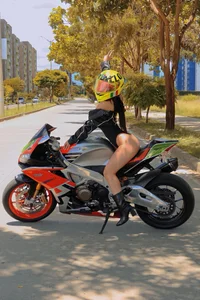 Súbete y No Te Bajes💋 de Melina_Rouge Foto 3