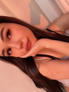 GloriaGan Public  3. fénykép