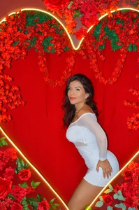 ValeriaRoldanX My past Valentine's Day Pic 5