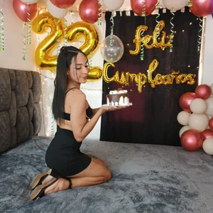 MegannHills_ happy birthday friend 😋 Pic 5