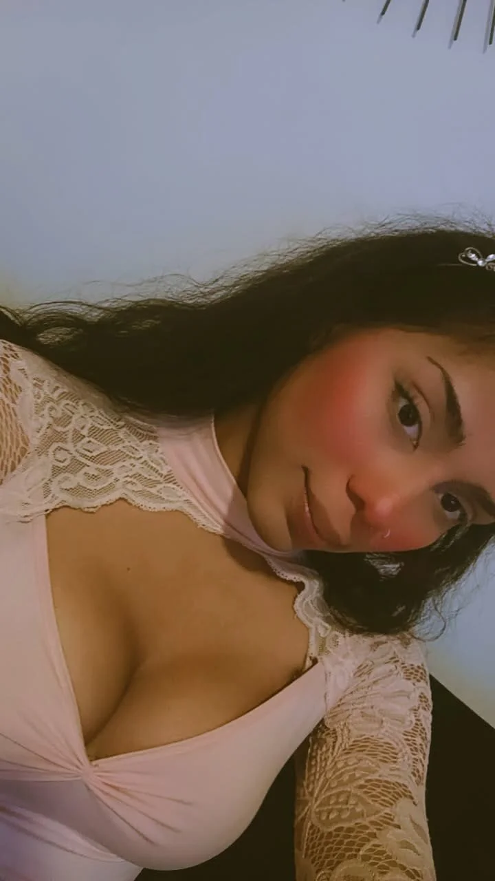 EmilyGomezLS popularna fotka 7800