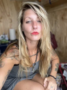 SheIsSomethingPublic图片 5