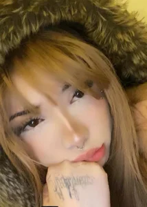 Noahcryptic girl รูป 