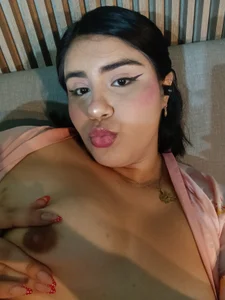 sofie_cutess A little bit of tits Foto