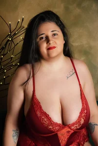 KhalifaMia_ Red Lengerie Pic 5