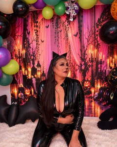 🐈‍⬛ Curves, Claws & Halloween Magic ✨ od Victoria_kyler49  4 snímek