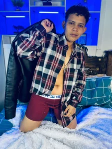 ALLISON TOMBOY od lesbian_Leslie_y_Alizon  7 snímek