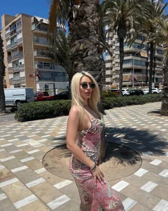 glossy_blondegirl Summer vibes Pic 2