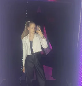 AraHallman's photo