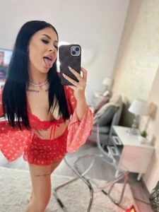 SofiaMack Little Red wants to play Pic 2