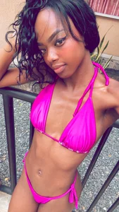 Riri_Blonde10: ☀️😎💦 ( 8 фото)