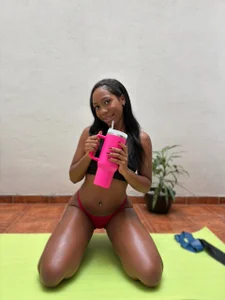 MILA_ROE I stretch slowly... and I provoke you. 😏🔥 Fotka 4