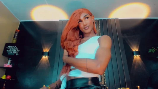 Kendall_hornyy orange hair Pic