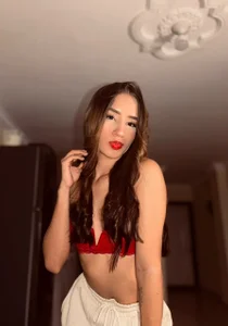RED IS MY FAVORITE COLOR de Catagoddesss  2 Imagens
