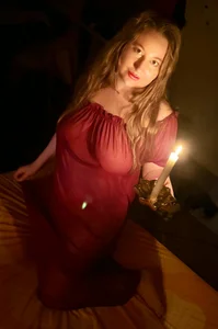 SensualLotuses Kiki's red nightgown free Foto
