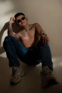 Public de TommyHolland  5 Imagens