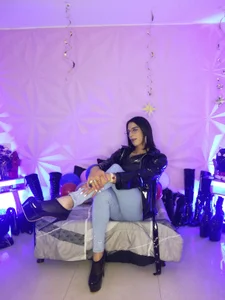 ❤️Today is Friday and happiness is mandatory❤️ de NicolleDiamonds_cg  5 Imagens