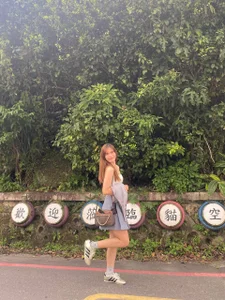 RoxannaNuriddin 😽😼  3 снимка