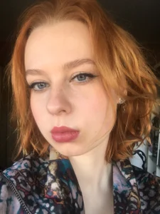 BettyFlirty Public Billede