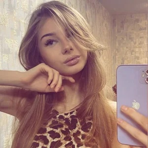 StellaBlonde Public Pic