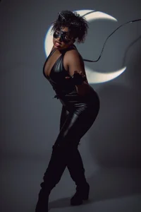 conielaurenth look at me Pic 4