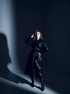AlyaMiller In a black coat 사진 2