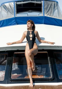 Between Sea & Skin🛳️