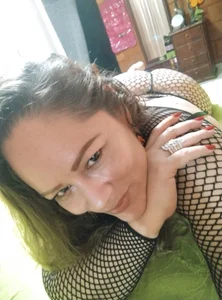 SluttyMilf79 In my sexy fishnet 😘❤️ hope you like. Pic