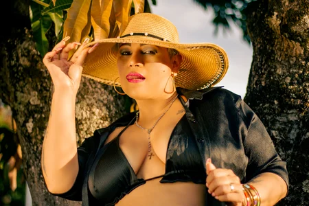 GianellaCox_ RADIANT MATURITY, SHINING WITH ELEGANCE AND WISDOM Pic 8