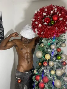 mike_aly: HOT Chrismas 🔥🎄 ( 4 фото)