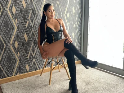 sarahyessica And definitely hard to forget´🖤✨ Poză 4