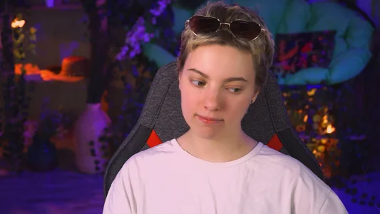 RocKStone_ Miss Tropical Bird?) Pic 4