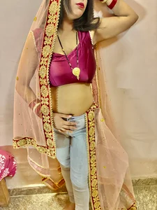 Model_bhabhi_couple New look টি ছবি