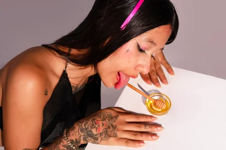 MiluRey Sweet and Naughty 🍯😈🧡 Poză 5