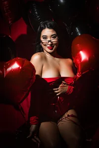 BellaHarllowのWill you be my Valentine?の枚の写真