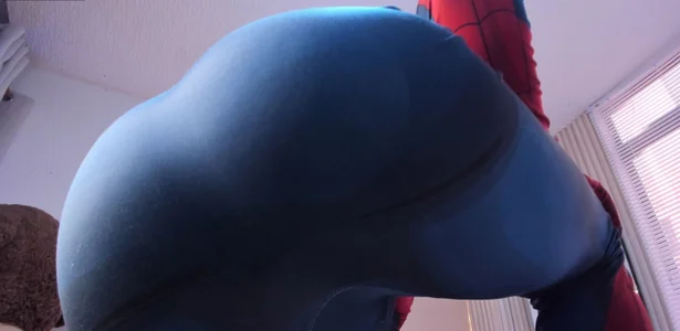LiiamColson: the great ass of the spider man ( 3 фото)