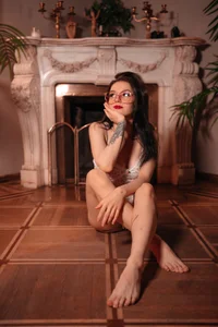 Luna_Come innocent eyes , innocent lips , innocent body - how will you pleased me ? Pic 5